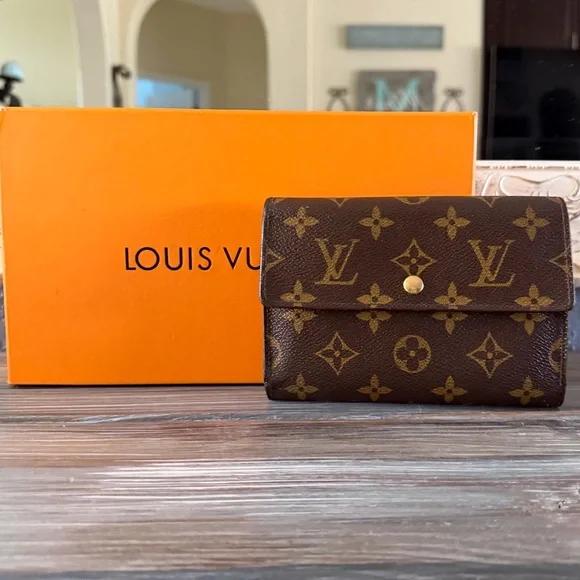 Louis Vuitton Portefeuille Tresor Etui Papiers Porte Tresor Etui Papier Wallet